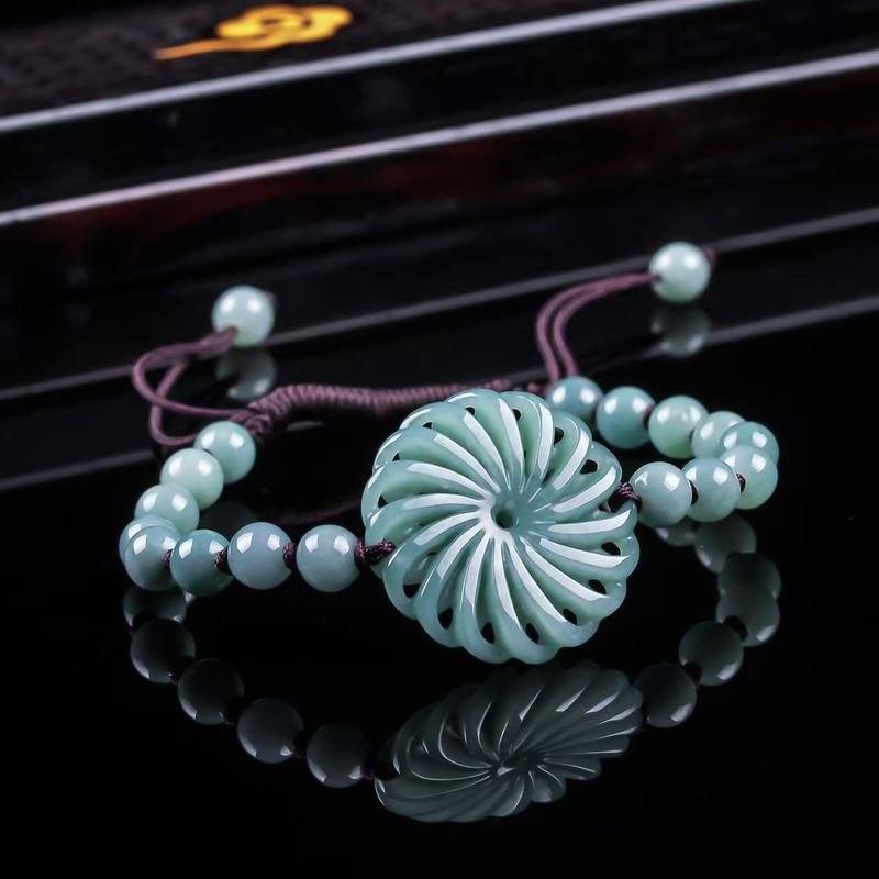 سوار من اليشم الطبيعي من الدرج - مراجعة Beading وسعره